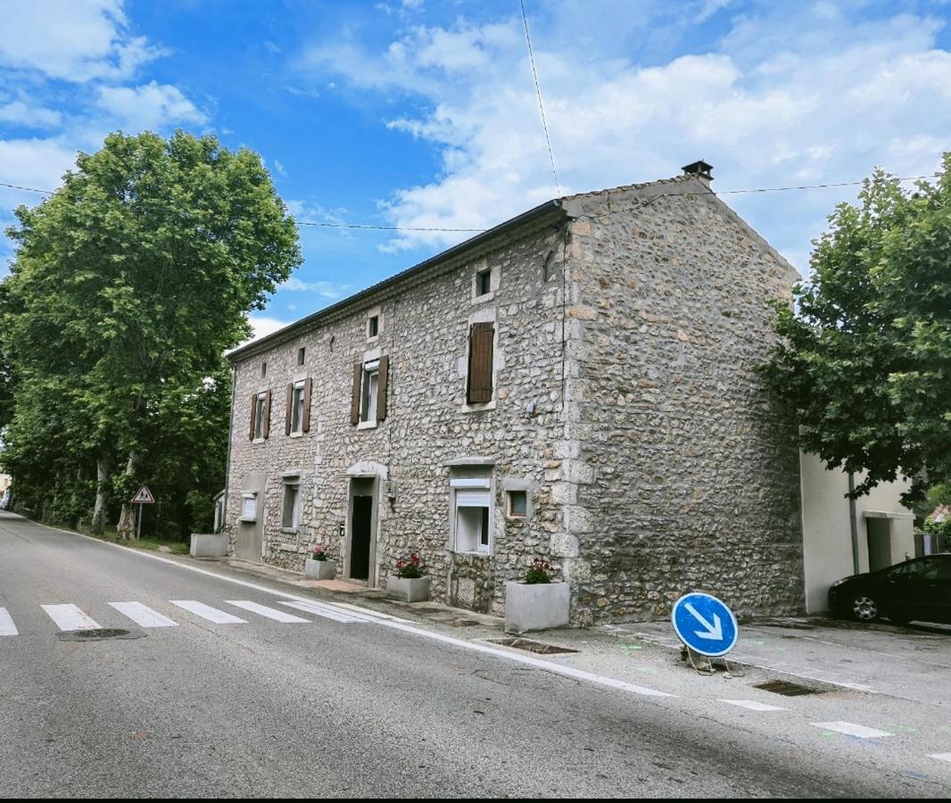 Le Cocon De Mila Apartment Uzer  Bagian luar foto
